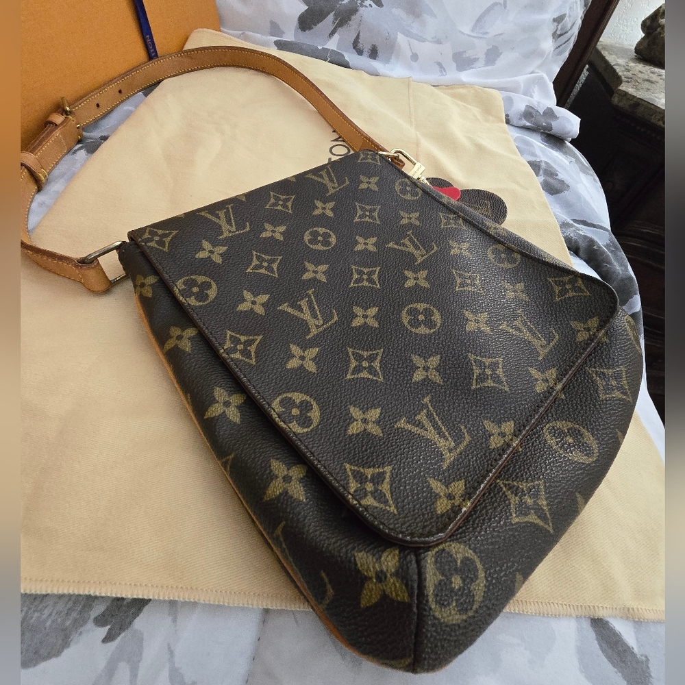 Louis Vuitton Monogram Musette Salsa Short Shoulder Bag - Picture 10 of 17